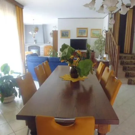 A Casa Di Lara Bed & Breakfast 3*