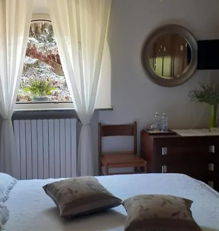A Casa Di Lara Bed & Breakfast Beura